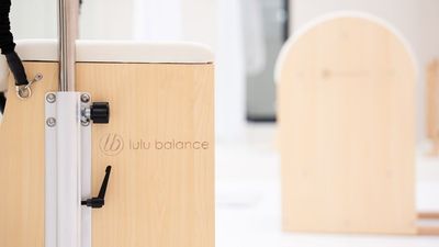 マシン各種 - 高田馬場 マシンピラティスエアリアルヨガダンススタジオ 天井高3m二面壁鏡のレンタルマシンピラティススタジオの設備の写真