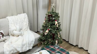 12月末までクリスマスツリーを置いております✨ - サンフロリア代々木 パーティースペースの室内の写真