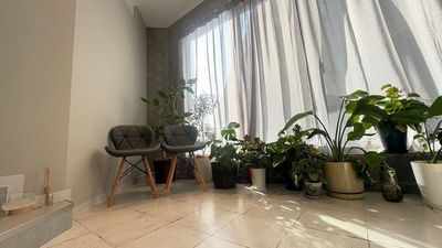 エレベーターホールの待合席です - Hair & Spa Rit 個室の面貸し美容室/Hair & Spa Rit ブースＢの入口の写真