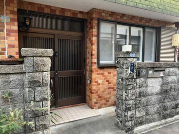 昭和レトロな一軒家です
隣が防音レンタルスペースSLOWHAND神戸です - ゆめみ堂｜神戸の一軒家レンタルスペース＆シェアキッチンの室内の写真