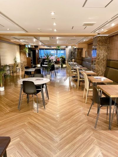 スペースメインスペース内装 - カフェ（プロマール）レンタル利用 赤坂「マルチベース」（多目的レンタルスペース）の室内の写真