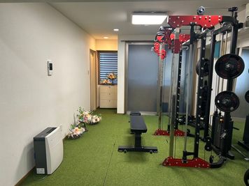 LOKI&ARES GYMの室内の写真