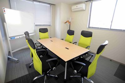 市内中心地でアクセスが便利な立地!スタッフ常駐!少人数での短時間の打合せに最適! - 広島YMCA国際文化センター
