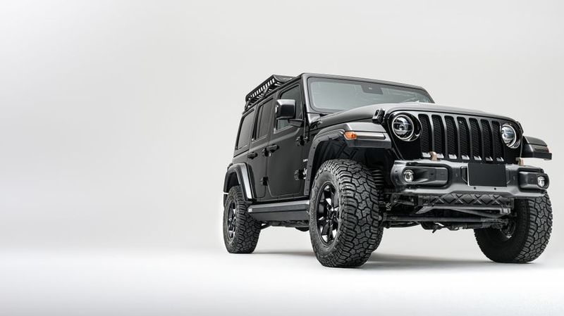 ターンテーブル付きドーム型白ホリスタジオ〈清須モータースタジオ〉 - ターンテーブル付き白ホリスタジオ〈清須モータースタジオ〉