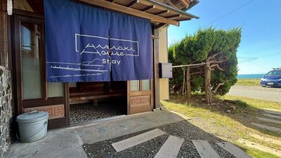 海まで徒歩10秒の立地です - ハラオカハウス 砂浜まで10秒  海と桟橋が一望できる  南房総ハラオカハウスの室内の写真