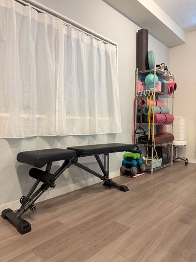 【神田駅徒歩3分】2面に鏡、ヨガ&マットピラティススタジオ - RAF