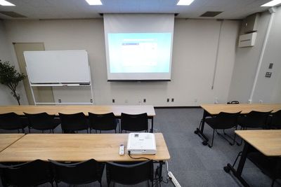 【豊橋駅前ビル カルミア4Fレンタルスペース】 豊橋駅前ビル カルミア4Fレンタルスペースの室内の写真