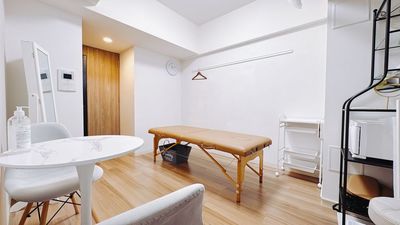 【中津】完全個室！梅田からも近く女性に人気のエリア。シンプルでおしゃれなレンタルサロン。 - レンタルサロン hito-toki 中津