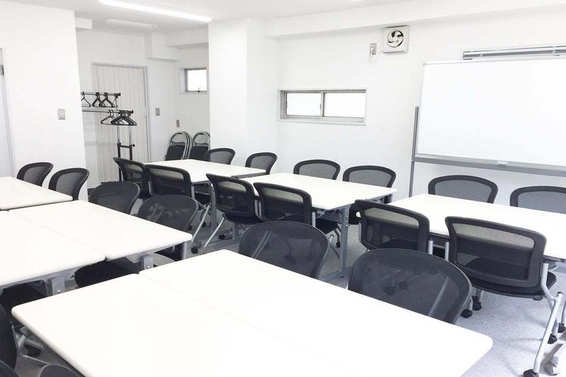 大会議室 - 新宿三丁目レンタルスペース会議室