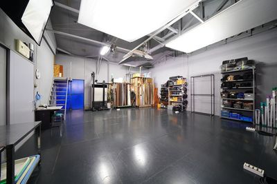 搬入口が広く車から直接搬入可能です - スタジオキリン スタジオキリン Blackスタジオの室内の写真