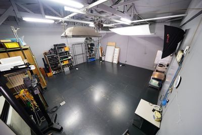 天井が高いので大きなものの撮影も可能！ - スタジオキリン スタジオキリン Blackスタジオの室内の写真