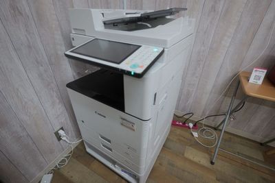 複合機 - 【徒歩1分 駅前ビル】レンタルスペース オレンジワーク緑地公園店 【改装OPEN】オレンジワーク緑地公園「撮影スタジオ」の設備の写真