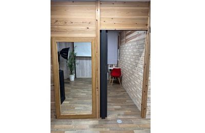 会議室B／スタジオB - 【徒歩1分 駅前ビル】レンタルスペース オレンジワーク緑地公園店 【改装OPEN】オレンジワーク緑地公園「撮影スタジオ」の入口の写真