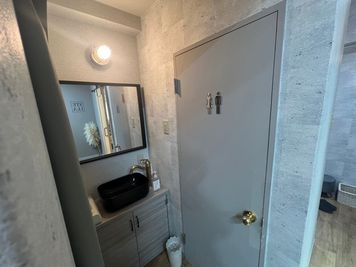 洗面スペース。右側のドアはお手洗いです。 - ステラ 川口店(Stella) ネイル＆アイラッシュサロン内半個室レンタルスペースのその他の写真