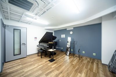 東別院スペース 当日予約歓迎-東別院防音室グランドピアノ音楽楽器練習室の室内の写真
