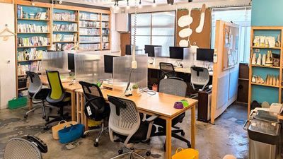 全体のレイアウトです。レイアウトを変更している場合がございます。
❌ PCは設置しておりません。持ち込みのみ。 - タネマキ TANEMAKI コワーキングスペース / 自習室の室内の写真