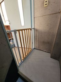当施設は2階にありますが、お子さんが勝手にお部屋から出てしまわないように出入り口にベビーゲートをつけているから安心です🎶 - 親子の集い場＆レンタルスペース「まままんま」byひめじ基地 親子利用に最適！ゆったり過ごせるレンタルスペースの室内の写真