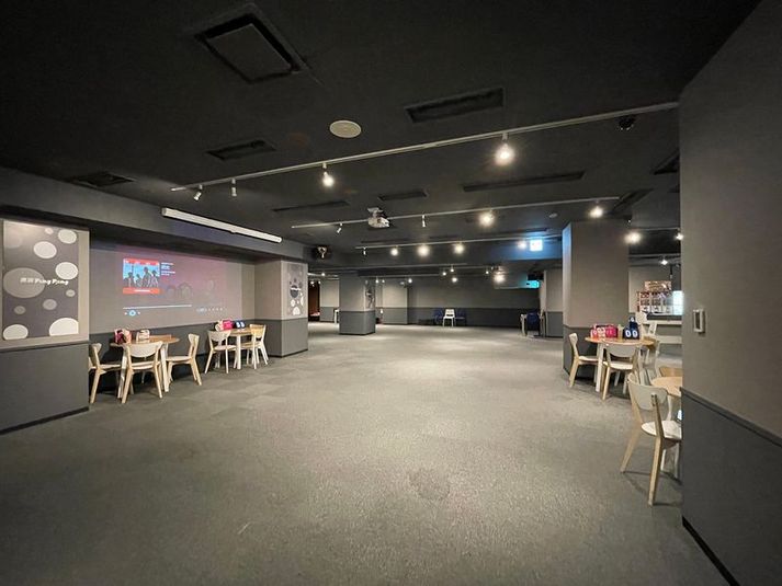 東京Ping Pong - 歌舞伎町の大型アミューズメントバー「東京PingPong」