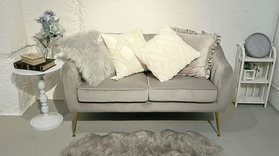 シックなソファを追加しました。撮影会にぜひご利用ください。 - 六本木駅から徒歩5分のレンタルサロン＆フォトスタジオ 港区のレンタルスペースi'llfeel｜六本木店-スタジオ利用の設備の写真