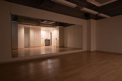 蛍光灯を消して雰囲気を楽しみください。 - レンタルスタジオ「リリネ」 レンタルダンススタジオ リリネ Studio Lilyne' の室内の写真
