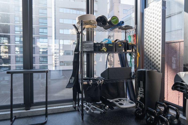 【フリーウエイトエリア】利用 （オープンスペース型スタジオ）  - HALLEL 中目黒店