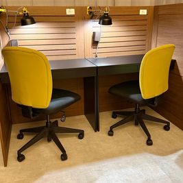 大人2名でも余裕の空間です - BE-CON六甲本店 六甲駅1分｜初期0円でひとり塾・家庭教師を開業｜女性安心の半個室の室内の写真