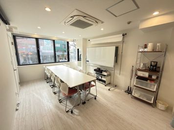 駅から徒歩3分　 最新4Kプロジェクター８０インチ　会議、映画鑑賞、パーティー、ちょっとした撮影など - ちょっとした門前仲町のレンタルスタジオ＆会議室