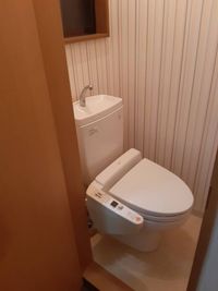 ２階トイレ - ネコろびの館 ＜貸切多用途！＞ネコろびの館の設備の写真