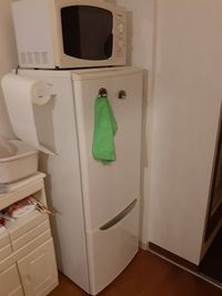 ２階冷蔵庫、電子レンジ - ネコろびの館 ＜貸切多用途！＞ネコろびの館の設備の写真