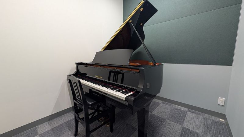 ミュージックアベニュー横浜みなとみらいⅡ Room3 グランドピアノ常設の防音部屋 - ミュージックアベニュー横浜みなとみらいⅡ Room3 グランドピアノ常設の防音部屋の室内の写真
