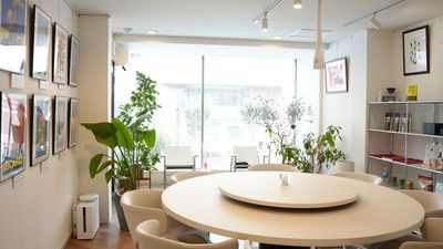 インテリアは海外インテリアブランドで統一 - レンタルプレゼンテーション&会議室「ENTK(エンタク)」 【駅近！徒歩5分】オシャレで機能充実のレンタルルーム / 会議室の室内の写真