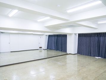 上前津駅から徒歩9 ヨガやダンスやピラティス向け 広々した空間。片側鏡ばり - New Authentic