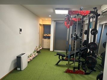 LOKI&ARES GYMの室内の写真