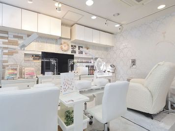 minoriba_nail大和田駅前店 レンタルサロン　ネイルスペースの室内の写真