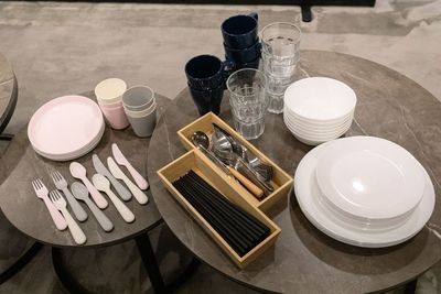 食器、カトラリー、コップ - 元町駅2分<24H>パーティ❤女子会❤映画鑑賞❤デート❤大型画面 usy　黒の設備の写真