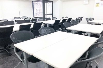 心斎橋本町レンタルスペース会議室 会議室の室内の写真