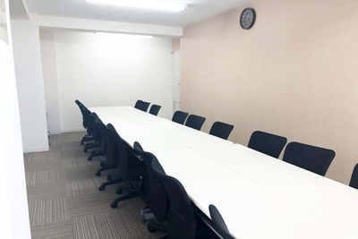 西中島南方レンタルスペース会議室 会議室の室内の写真