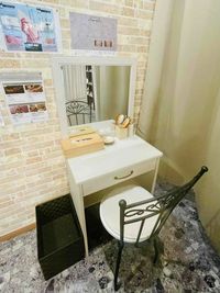 ヘアメイクにお使いいただけます。 - ネイルサロン　リラクゼーションMA愛宕店 整体、リラクゼーションスペースの設備の写真