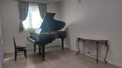 グランドピアノ・楽器練習ができるレンタルスペース、アンサンブルの練習にも。貸し教室、事務所としてもお勧めです。 - 松戸ピアノ ヴァイオリン教室　松戸ミュージックヴィレッジ