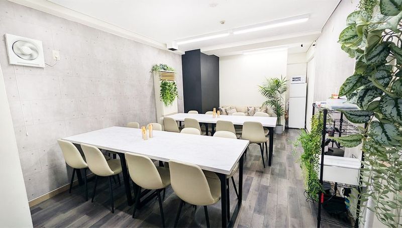 東新宿駅徒歩2分｜最大30名着席｜打ち上げ＆パーティー[79] - 【Glow新宿】