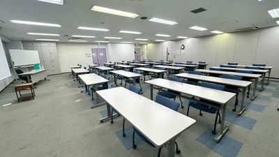 【プロジェクターやマイク類は有料備品のためオプションよりお申込みください。】 - LMJ東京研修センター 3階L会議室の室内の写真