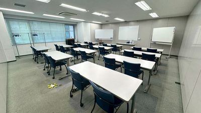 【水道橋駅 徒歩6分】名着席可能！会議・セミナーに最適な会議室☆無料Wi-Fiあり[3階S会議室] - LMJ東京研修センター