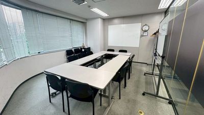 【水道橋駅 徒歩6分】名着席可能！会議・セミナーに最適な会議室☆無料Wi-Fiあり[3階MR] - LMJ東京研修センター