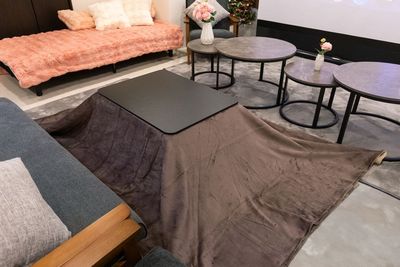 こたつ - 元町駅2分<24H>パーティ❤女子会❤映画鑑賞❤デート❤大型画面 usy　黒の室内の写真