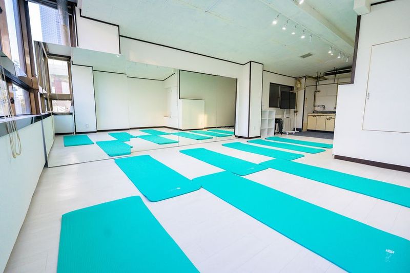 自然光たっぷり開放的なスタジオ - Rental studio  貸箱RiSE