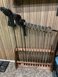 SRIXONの最新クラブを無料でレンタルいたします - 【完全個室インドアゴルフ練習場】プリサイズゴルフラボ新宿御苑前 完全個室、40平米の室内ゴルフ練習場：傾斜プレートで実践的練習の設備の写真