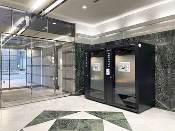 🌟土日祝3時間990円🌟【テレキューブ】ニッセイ船橋ビル。視線と音を遮る、プライベートな集中環境。(296−01) - テレキューブ ニッセイ船橋ビル