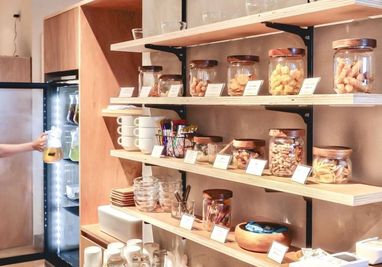 GARAGE MACHIDA 境川店 カフェ＆コワーキングGARAGE MACHIDA境川店の設備の写真