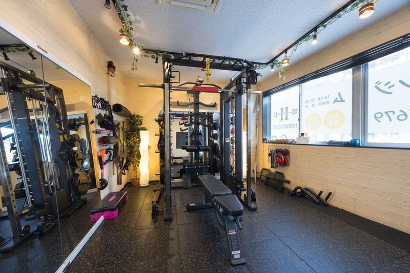 【新中野駅３分/47㎡】静かで清潔な大人向けのレンタルジム - HORNET GYM