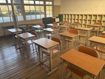 教室３ - 旧小川町立小川小学校下里分校 木造校舎多目的スペースの室内の写真